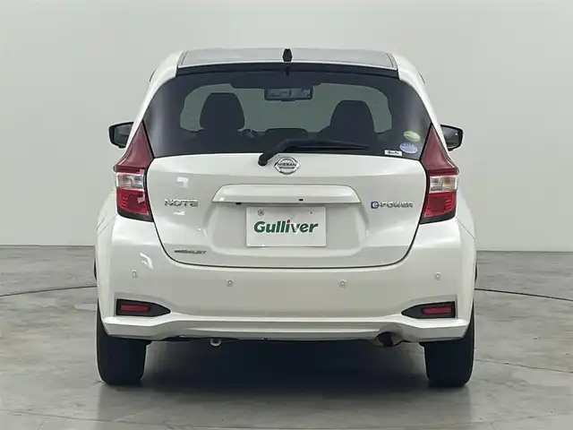 日産 ノート e－パワー メダリスト Bアロー 福岡県 2018(平30)年 3.9万km ブリリアントホワイトパール/スーパーブラック 2トーン 純正ナビ（ＢＴ，フルセグＴＶ）　/アラウンドビューモニター　/ＥＴＣ　/ナビ連動ドラレコ　/インテリジェントクルーズコントロール　/デジタルインナーミラー　/エマージェンシーブレーキ　/レーンキープ　/ステアリングリモコン/ハーフレザーシート