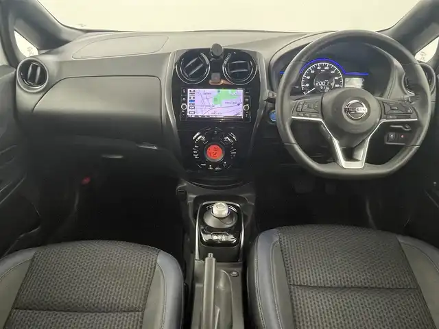 日産 ノート e－パワー メダリスト Bアロー 福岡県 2018(平30)年 3.9万km ブリリアントホワイトパール/スーパーブラック 2トーン 純正ナビ（ＢＴ，フルセグＴＶ）　/アラウンドビューモニター　/ＥＴＣ　/ナビ連動ドラレコ　/インテリジェントクルーズコントロール　/デジタルインナーミラー　/エマージェンシーブレーキ　/レーンキープ　/ステアリングリモコン/ハーフレザーシート