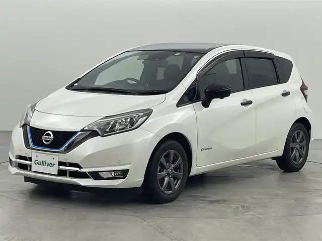 日産 ノート e－パワー メダリスト Bアロー 福岡県 2018(平30)年 3.9万km ブリリアントホワイトパール/スーパーブラック 2トーン 純正ナビ（ＢＴ，フルセグＴＶ）　/アラウンドビューモニター　/ＥＴＣ　/ナビ連動ドラレコ　/インテリジェントクルーズコントロール　/デジタルインナーミラー　/エマージェンシーブレーキ　/レーンキープ　/ステアリングリモコン/ハーフレザーシート