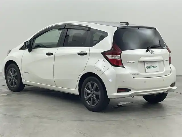 日産 ノート e－パワー メダリスト Bアロー 福岡県 2018(平30)年 3.9万km ブリリアントホワイトパール/スーパーブラック 2トーン 純正ナビ（ＢＴ，フルセグＴＶ）　/アラウンドビューモニター　/ＥＴＣ　/ナビ連動ドラレコ　/インテリジェントクルーズコントロール　/デジタルインナーミラー　/エマージェンシーブレーキ　/レーンキープ　/ステアリングリモコン/ハーフレザーシート