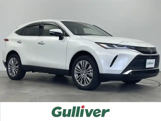 トヨタ ハリアー ハイブリッド Z レザーパッケージ 埼玉県 2021(令3)年 0.3万km ホワイトパールクリスタルシャイン 純正T-Connectナビ/バックカメラ/JBLプレミアムサウンドシステム/フルセグTV Bluetooth USB AUX接続/ETC2.0/電動リアゲート/LEDヘッドライト/オートマチックハイビーム/コーナーセンサー/横滑り防止装置/レーンキープアシスト/ブラインドスポットモニター/電動パーキングブレーキ/ブレーキホールド/デジタルインナーミラー/ドライブレコーダー（前後）/充電用USBポート（2個）/MTモード付きAT/アダプティブクルーズコントロール/パワーシート（D/N）/本革シート/シートヒーター（D/N）/シートベンチレーション（D/N）/ステアリングヒーター/シートメモリー