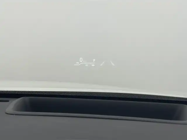 トヨタ ハリアー ハイブリッド Z レザーパッケージ 埼玉県 2021(令3)年 0.3万km ホワイトパールクリスタルシャイン 純正T-Connectナビ/バックカメラ/JBLプレミアムサウンドシステム/フルセグTV Bluetooth USB AUX接続/ETC2.0/電動リアゲート/LEDヘッドライト/オートマチックハイビーム/コーナーセンサー/横滑り防止装置/レーンキープアシスト/ブラインドスポットモニター/電動パーキングブレーキ/ブレーキホールド/デジタルインナーミラー/ドライブレコーダー（前後）/充電用USBポート（2個）/MTモード付きAT/アダプティブクルーズコントロール/パワーシート（D/N）/本革シート/シートヒーター（D/N）/シートベンチレーション（D/N）/ステアリングヒーター/シートメモリー