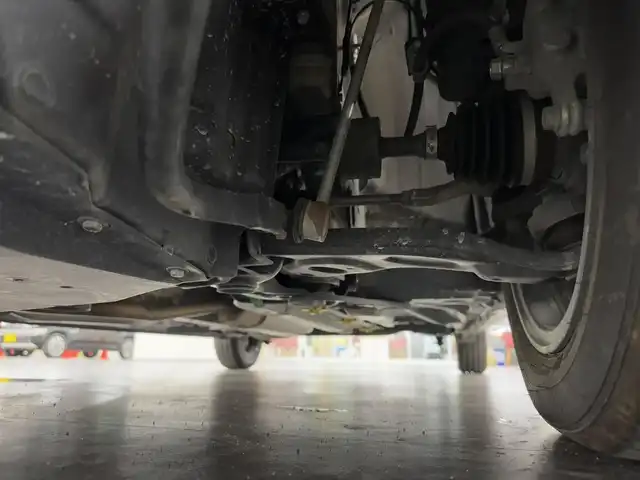トヨタ ルーミー カスタムG 三重県 2020(令2)年 3.2万km レーザーブルークリスタルシャイン ガソリン/FF/インパネCVT/純正 9インチナビ NSZT-Y68T/（AM/FM/CD/DVD/TV/SD/SDREC/Bluetooth）/バックガイドモニター/両側パワースライドドア/ドライブレコーダー 前方/ビルトイン ETC2.0/安全/・衝突回避支援ブレーキ機能（対車両・対歩行者［昼夜］）/・車線逸脱警報機能/・路側逸脱警報/・ふらつき警報/・コーナーセンサー 前後/・ブレーキ制御付誤発進抑制機能（前方・後方）/・先行車発進お知らせ機能/装備/・オートライトシステム/・オートレベリング機能付LEDヘッドランプ/・LEDフロントフォグランプ/・オートハイビーム/・オートエアコン/・プッシュスタート/・純正14inAW/・スマートキーx2
