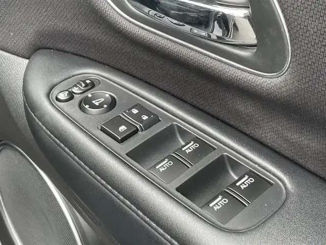 ホンダ ヴェゼル ハイブリッド Z ホンダセンシング 埼玉県 2016(平28)年 8万km クリスタルブラックパール (株)IDOMが運営する【じしゃロン鳩ヶ谷店】の自社ローン専用車両になりますこちらは現金またはオートローンご利用時の価格です。自社ローンご希望の方は別途その旨お申付け下さい/ホンダセンシング/コンフォートビューＰＫＧ/インターナビ/　(CD/DVD/USB/Bluetooth接続)/フルセグＴＶ/バックカメラ/ハーフレザーシート/シートヒーター/ビルドインＥＴＣ/ドライブレコーダー/サイド＆カーテンエアバック/ＬＥＤヘッドライト＆フォグランプ