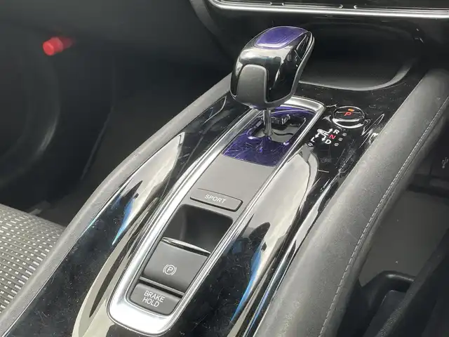 ホンダ ヴェゼル ハイブリッド Z ホンダセンシング 埼玉県 2016(平28)年 8万km クリスタルブラックパール (株)IDOMが運営する【じしゃロン鳩ヶ谷店】の自社ローン専用車両になりますこちらは現金またはオートローンご利用時の価格です。自社ローンご希望の方は別途その旨お申付け下さい/ホンダセンシング/コンフォートビューＰＫＧ/インターナビ/　(CD/DVD/USB/Bluetooth接続)/フルセグＴＶ/バックカメラ/ハーフレザーシート/シートヒーター/ビルドインＥＴＣ/ドライブレコーダー/サイド＆カーテンエアバック/ＬＥＤヘッドライト＆フォグランプ