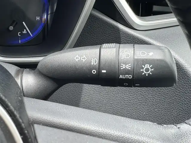 トヨタ カローラ スポーツ ハイブリッドG Z 滋賀県 2020(令2)年 4.3万km プラチナホワイトパールマイカ 禁煙車/純正９インチナビ/　(Bluetooth・フルセグTV・DVD・CD・USB)/前方ドライブレコーダー/ETC/バックカメラ/前席シートヒーター/レーンキープアシスト/プリクラッシュセーフティ/LEDオートライト/オートハイビーム/ステアリングスイッチ/スマートキー/プッシュスタート/電動格納ミラー/ブラインドスポットモニター/オートエアコン