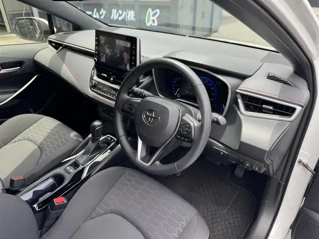 トヨタ カローラ スポーツ ハイブリッドG Z 滋賀県 2020(令2)年 4.3万km プラチナホワイトパールマイカ 禁煙車/純正９インチナビ/　(Bluetooth・フルセグTV・DVD・CD・USB)/前方ドライブレコーダー/ETC/バックカメラ/前席シートヒーター/レーンキープアシスト/プリクラッシュセーフティ/LEDオートライト/オートハイビーム/ステアリングスイッチ/スマートキー/プッシュスタート/電動格納ミラー/ブラインドスポットモニター/オートエアコン