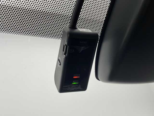 トヨタ カローラ スポーツ ハイブリッドG Z 長野県 2020(令2)年 4.3万km プラチナホワイトパールマイカ 純正ナビ/Bluetooth・TV・DVD・USB・AM／FM/前方ドライブレコーダー/ETC/バックカメラ/前席シートヒーター/オートハイビーム/ステアリングスイッチ/ブラインドスポットモニター/横滑り防止装置/衝突軽減システム/コーナーセンサー/レーンキープアシスト/オートエアコン/クルーズコントロール/純正夏タイヤ/LEDヘッドライト/スマートキー/スペアキー