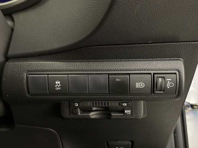 トヨタ カローラ スポーツ ハイブリッドG Z 長野県 2020(令2)年 4.3万km プラチナホワイトパールマイカ 純正ナビ/Bluetooth・TV・DVD・USB・AM／FM/前方ドライブレコーダー/ETC/バックカメラ/前席シートヒーター/オートハイビーム/ステアリングスイッチ/ブラインドスポットモニター/横滑り防止装置/衝突軽減システム/コーナーセンサー/レーンキープアシスト/オートエアコン/クルーズコントロール/純正夏タイヤ/LEDヘッドライト/スマートキー/スペアキー