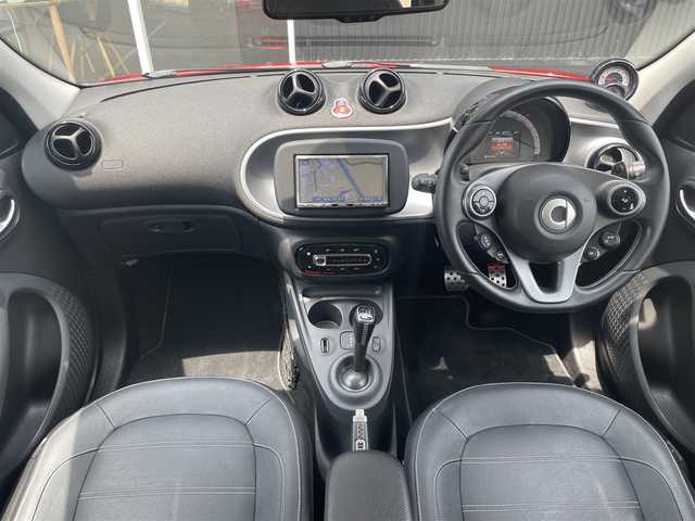 スマート ＭＣＣ スマート フォーフォー BRABUSスポーツ 福岡県 2019(平31)年 2.6万km 赤Ⅱ ガラスルーフ　/黒革　/前席シートヒーター/社外ナビ/バックカメラ/フルセグTV/クルーズコントロール　/レーンキープアシスト/衝突軽減ブレーキ　/オートライト　/前後フォグランプ　/ステアリングスイッチ/パドルシフト　/前後ドライブレコーダー/純正17インチアルミホイール/ETC