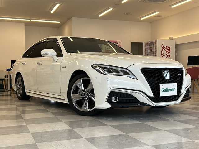 トヨタ クラウン ハイブリッド RS アドバンス 岐阜県 2018(平30)年 4万km ホワイトパールクリスタルシャイン 〇サンルーフ/〇純正OP電動サンシェード/〇ETC/〇純正ナビ/〇純正ドライブレコーダー/〇社外GPSレーダー/〇デジタルインナーミラー/〇フルセグテレビ/〇スマートキー(スペアキー1本)/〇純正エンジンスターター/〇本革シート(黒)/〇シートヒーター/〇置くだけ充電/〇3眼LEDライト+LEDフォグ/〇パノラマビュー/〇パーキングアシスト/〇クルーズコントロール/〇プリクラッシュセーフティ/〇クリアランスソナー/〇ブラインドスポットモニター/〇リヤクロストラフィックアラート/〇スモークフィルム