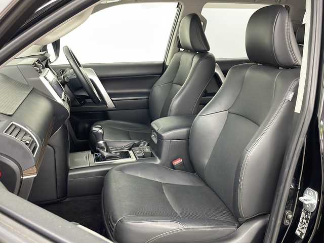 トヨタ ランドクルーザー プラド TX Lパッケージ 道央・札幌 2019(平31)年 4.9万km ブラック 登録時48782km/禁煙車/ワンオーナー/ALPINEナビ(AM/FM/フルセグ/CD/DVD/Blotooth/USB)/ALPINEフリップダウンモニター/黒革シート/前席シートヒーター/前席エアシート/前席パワーシート/ETC/ドラレコ/レーダークルーズコントロール/オートライト/オートハイビーム/ルーフレール/プリクラッシュ/レーンキープアシスト/コーナーセンサー/純正アルミホイール/プッシュスタート/スマートキー×2