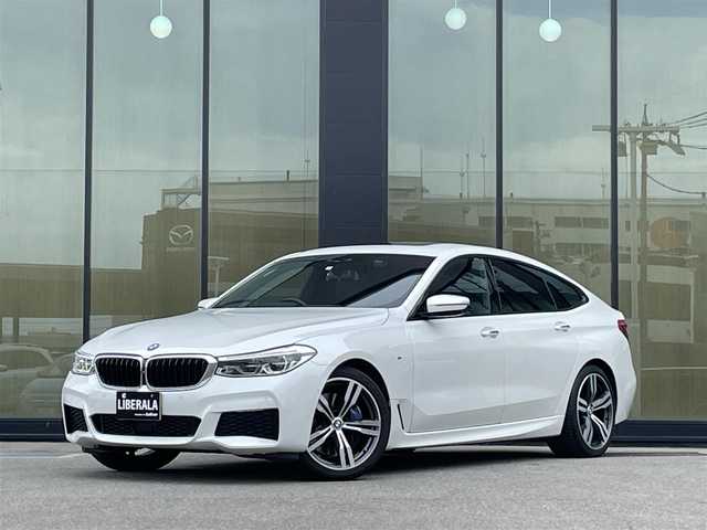 ＢＭＷ ６４０ｉ 石川県 2018(平30)年 6.2万km パール 純正ナビ/（DTV/DVD/Bluetooth）/後席モニター（左右独立10.2インチ）/ドライビングアシスト/衝突軽減/レーンキープ/パークアシスト/全周囲カメラ/黒革コンフォートシート/シートヒーター/エアシート/アクティブベンチレーションシート/HarmanKardonサウンドシステム/パノラマガラスサンルーフ/AdoptoiveLED/純正オプション20インチアルミホイール