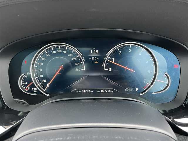 ＢＭＷ ６４０ｉ 石川県 2018(平30)年 6.2万km パール 純正ナビ/（DTV/DVD/Bluetooth）/後席モニター（左右独立10.2インチ）/ドライビングアシスト/衝突軽減/レーンキープ/パークアシスト/全周囲カメラ/黒革コンフォートシート/シートヒーター/エアシート/アクティブベンチレーションシート/HarmanKardonサウンドシステム/パノラマガラスサンルーフ/AdoptoiveLED/純正オプション20インチアルミホイール