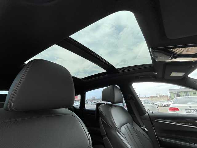 ＢＭＷ ６４０ｉ 石川県 2018(平30)年 6.2万km パール 純正ナビ/（DTV/DVD/Bluetooth）/後席モニター（左右独立10.2インチ）/ドライビングアシスト/衝突軽減/レーンキープ/パークアシスト/全周囲カメラ/黒革コンフォートシート/シートヒーター/エアシート/アクティブベンチレーションシート/HarmanKardonサウンドシステム/パノラマガラスサンルーフ/AdoptoiveLED/純正オプション20インチアルミホイール