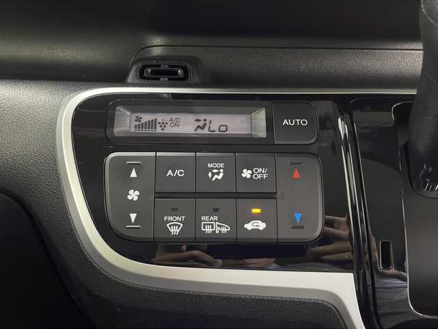 ホンダ Ｎ ＢＯＸ カスタム ターボ SSパッケージ 鹿児島県 2017(平29)年 5.7万km プレミアムベルベットパープル・パール 純正ナビ/(CD/DVD/Bluetooth/SD/AM/FM)/バックカメラ/両側パワースライドドア/衝突軽減ブレーキ（CTBA）/パドルシフト/ドアバイザー/純正15インチアルミホイール/フロアマット/純正ドライブレコーダー/横滑り防止装置/フォグライト/シートリフター