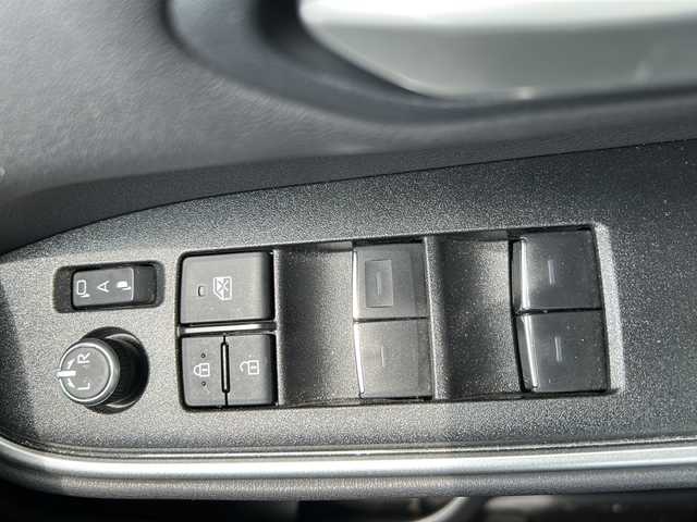 トヨタ ヴォクシー ハイブリッド S－Z 千葉県 2023(令5)年 2.1万km ホワイトパールクリスタルシャイン 1オーナー 10.5型ナビ フルセグ DVD フリップダウンモニター 快適利便パック 電動リアドア 両側電動スライドドア シートヒーター ステアヒーター 2.0ETC ドラレコ AC100V LED