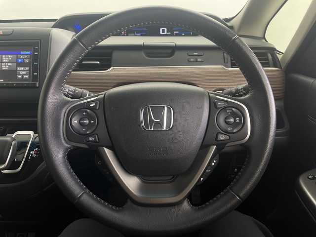 ホンダ フリード ハイブリット クロスター 愛知県 2023(令5)年 1.8万km クリスタルブラックパール 純正ナビ/・Bluetooth/・CD/バックカメラ/両側パワースライドドア/ホンダセンシング/・衝突軽減システム/・レーンキープアシスト/・コーナーセンサー（リア）/・レーダークルーズコントロール/運転席/助手席シートヒーター/電動格納ミラー/ETC/LEDアクティブコーナリングライト/LEDフォグライト
