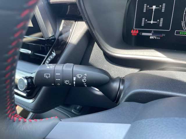 トヨタ ＧＲカローラ RZ 三重県 2024(令6)年 0.9万km プラチナホワイトパールマイカ 純正10.5型ディスプレイオーディオプラス/・コネクティッドナビ対応10.5型ディスプレイ/・車載ナビゲーション/・JBLサウンドシステム/・録画機能付バックガイドモニター/・ビルトインETC2.0/メーカーオプション/・ブラインドスポットモニター/・安心降車アシスト/・リアクロストラフィックアラート/・クリアランスソナー/バックソナー/・カラーヘッドアップディスプレイ/・D/N席シートヒーター/・ステアリングヒーター/セーフティセンス/・プリクラッシュセーフティ/・レーントレーシングアシスト/・レーンディパーチャーアラート/・レーダークルーズコントロール/・オートマチックハイビーム/・ロードサインアシスト/・発進遅れ告知機能/4WD/ターボ/純正10.5型ディスプレイオーディオプラス/【ナビ/フルセグTV/Bluetooth/USB/Miracast】/バックガイドモニター/ドライブレコーダー/オートライト/LEDヘッドランプ/LEDフロントフォグランプ/カーボンルーフ/235/40R18インチBBS製純正AW/GRロゴ入りレッドブレーキキャリパー/プッシュスタート/スマートキー/スペアキー/純正フロアマット