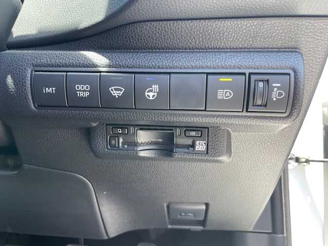 トヨタ ＧＲカローラ RZ 三重県 2024(令6)年 0.9万km プラチナホワイトパールマイカ 純正10.5型ディスプレイオーディオプラス/・コネクティッドナビ対応10.5型ディスプレイ/・車載ナビゲーション/・JBLサウンドシステム/・録画機能付バックガイドモニター/・ビルトインETC2.0/メーカーオプション/・ブラインドスポットモニター/・安心降車アシスト/・リアクロストラフィックアラート/・クリアランスソナー/バックソナー/・カラーヘッドアップディスプレイ/・D/N席シートヒーター/・ステアリングヒーター/セーフティセンス/・プリクラッシュセーフティ/・レーントレーシングアシスト/・レーンディパーチャーアラート/・レーダークルーズコントロール/・オートマチックハイビーム/・ロードサインアシスト/・発進遅れ告知機能/4WD/ターボ/純正10.5型ディスプレイオーディオプラス/【ナビ/フルセグTV/Bluetooth/USB/Miracast】/バックガイドモニター/ドライブレコーダー/オートライト/LEDヘッドランプ/LEDフロントフォグランプ/カーボンルーフ/235/40R18インチBBS製純正AW/GRロゴ入りレッドブレーキキャリパー/プッシュスタート/スマートキー/スペアキー/純正フロアマット
