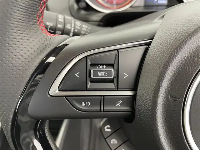 スズキ スイフト スポーツ 富山県 2023(令5)年 3.4万km プレミアムシルバーメタリック BRIDEシート/FUJITUBOマフラー/TEIN車高調/クスコLSD/KENWOODオーディオ（AM/FM/CD/USB）/D席シートヒーター/クルーズコントロール/横滑り防止装置/社外アルミホイール/社外フロアマット/オートLEDライト/スマートキー