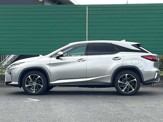 レクサス ＲＸ 450h バージョンL 茨城県 2019(平31)年 7.2万km ソニックチタニウム 純正12.3インチナビ/パノラミックビューイングモニター/ETC2.0/シートヒーター/シートエアコン/パワーシート/メモリーシート/パワーバックドア/スマートキー/プッシュスタート/衝突軽減システム/レーダークルーズコントロール/レーンキープアシスト/横滑り防止装置/ブラインドスポットモニター/LEDオートライト/オートマチックハイビーム/ヘッドアップディスプレイ/コーナーセンサー