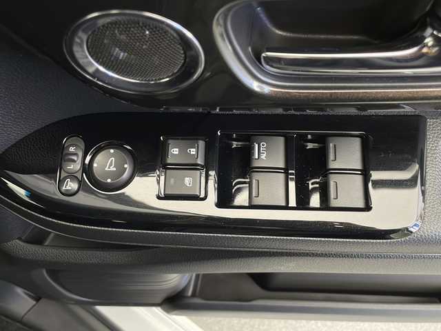 ホンダ Ｎ ＢＯＸ カスタム G L ターボ ホンダセンシング 長野県 2019(令1)年 4万km プラチナホワイトパール 純正SDナビ&フルセグTV&CD&DVD&USB&BT/ホンダセンシング/アダプティブクルーズコントロール/レーンキープアシスト/衝突軽減ブレーキ/標識認識機能/先行車発進告知/純正前方ドライブレコーダー/両側パワースライドドア/ハーフレザーシート/パドルシフト/バックカメラ/ビルトインETC/LEDヘッドライト/オートライト/電動格納ミラー/ウィンカーミラー/純正15インチAW装着/純正フロアマット/純正ドアバイザー/プッシュスタート/スマートキー