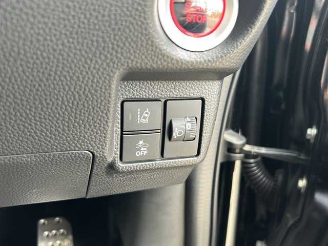 ホンダ Ｎ ＢＯＸ カスタム L ターボ スタイル+ブラック 静岡県 2022(令4)年 2.7万km クリスタルブラックパール ホンダセンシング/・プリクラッシュ/・ブレーキホールド/・バックカメラ/社外ナビ/・carrozzeriaナビ/・Bluetooth/iPod/ラジオ/主要装備/・パドルシフト/・ステアリングリモコン/・ドアバイザー/・両側パワースライドドア/・ETC/・ワンオーナー