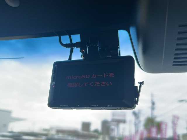 ホンダ Ｎ ＢＯＸ カスタム L ターボ スタイル+ブラック 静岡県 2022(令4)年 2.7万km クリスタルブラックパール ホンダセンシング/・プリクラッシュ/・ブレーキホールド/・バックカメラ/社外ナビ/・carrozzeriaナビ/・Bluetooth/iPod/ラジオ/主要装備/・パドルシフト/・ステアリングリモコン/・ドアバイザー/・両側パワースライドドア/・ETC/・ワンオーナー