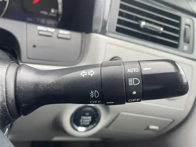 トヨタ クラウン アスリート アスリート 岡山県 2006(平18)年 11.7万km プレミアムシルバーパール 登録時走行距離118185km/純正HDDナビ/(AM/FM/DISC/TV/MD)/ビルトインETC/パワーシート/クルーズコントロール/バックカメラ/プッシュスタート/スマートキー/純正１８インチアルミホイール/キセノンヘッドライト/保証書/記録簿/取扱説明書/純正フロアマット