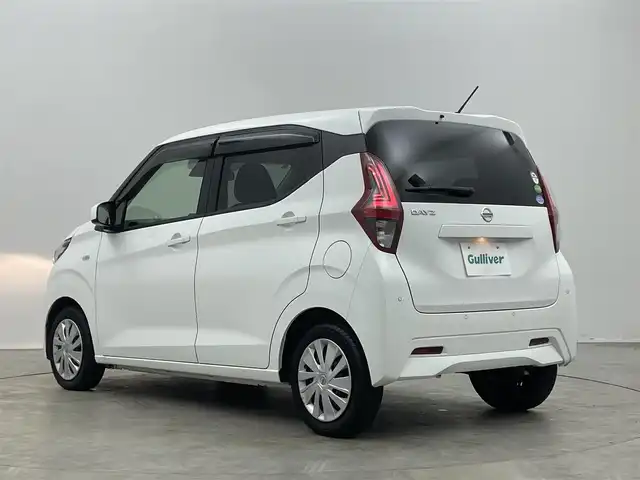 日産 デイズ S 埼玉県 2020(令2)年 1.9万km ホワイト 社外ナビ　前後ドライブレコーダー　エマージェンシーブレーキ　ステアリングスイッチ　ヘッドライトレベライザー　ＤＶＤ再生　社外フロアマット　コーナーセンサー　リモコンキー　オートライト　地デジＴＶ