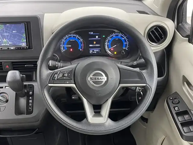 日産 デイズ S 埼玉県 2020(令2)年 1.9万km ホワイト 社外ナビ　前後ドライブレコーダー　エマージェンシーブレーキ　ステアリングスイッチ　ヘッドライトレベライザー　ＤＶＤ再生　社外フロアマット　コーナーセンサー　リモコンキー　オートライト　地デジＴＶ