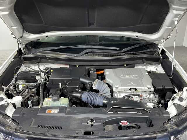 三菱 アウトランダー ＰＨＥＶ G プレミアムパッケージ 沖縄県 2018(平30)年 6.4万km シルキーホワイト 県外仕入れ　/禁煙車　/純正ナビ[J-15]/（フルセグＴＶ　ＣＤ　ＤＶＤ　Ｂｌｕｅｔｏｏｔｈ）/全方位カメラ　/アダプティブクルーズコントロール　/ステアリングスイッチ　/パワーシート　/レザーシート/電動パーキングブレーキ　/ＥＴＣ/前方ドライブレコーダー/パドルシフト/パワーバックドア/衝突被害軽減ブレーキ/車線逸脱警報機能