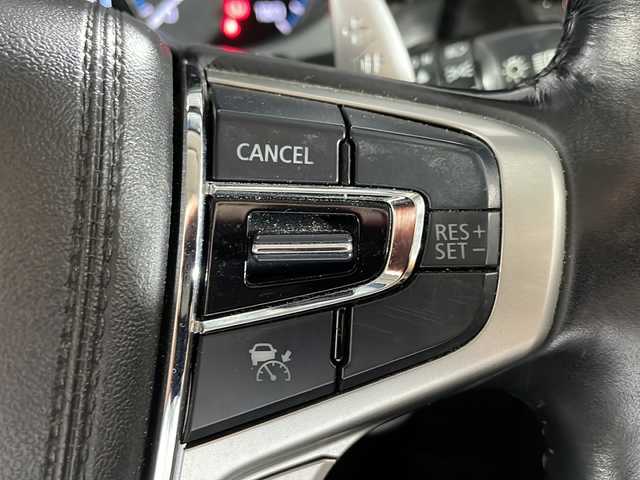 三菱 アウトランダー ＰＨＥＶ G プレミアムパッケージ 沖縄県 2018(平30)年 6.4万km シルキーホワイト 県外仕入れ　/禁煙車　/純正ナビ[J-15]/（フルセグＴＶ　ＣＤ　ＤＶＤ　Ｂｌｕｅｔｏｏｔｈ）/全方位カメラ　/アダプティブクルーズコントロール　/ステアリングスイッチ　/パワーシート　/レザーシート/電動パーキングブレーキ　/ＥＴＣ/前方ドライブレコーダー/パドルシフト/パワーバックドア/衝突被害軽減ブレーキ/車線逸脱警報機能