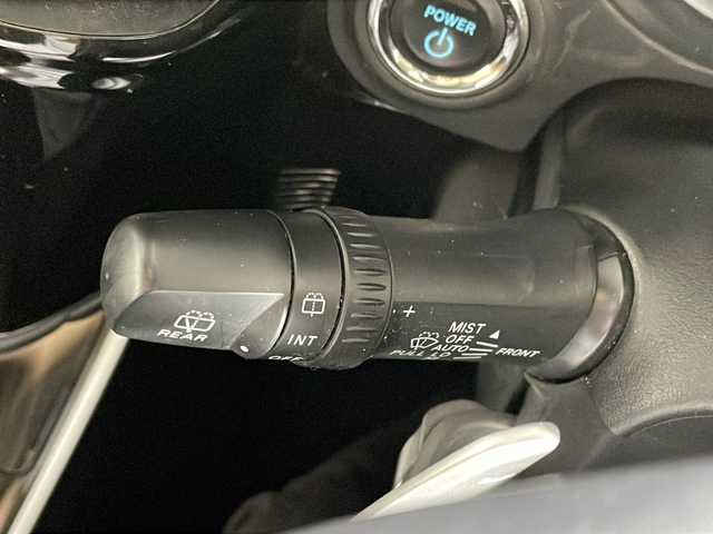 三菱 アウトランダー ＰＨＥＶ G プレミアムパッケージ 沖縄県 2018(平30)年 6.4万km シルキーホワイト 県外仕入れ　/禁煙車　/純正ナビ[J-15]/（フルセグＴＶ　ＣＤ　ＤＶＤ　Ｂｌｕｅｔｏｏｔｈ）/全方位カメラ　/アダプティブクルーズコントロール　/ステアリングスイッチ　/パワーシート　/レザーシート/電動パーキングブレーキ　/ＥＴＣ/前方ドライブレコーダー/パドルシフト/パワーバックドア/衝突被害軽減ブレーキ/車線逸脱警報機能