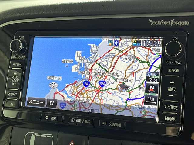 三菱 アウトランダー ＰＨＥＶ G プレミアムパッケージ 沖縄県 2018(平30)年 6.4万km シルキーホワイト 県外仕入れ　/禁煙車　/純正ナビ[J-15]/（フルセグＴＶ　ＣＤ　ＤＶＤ　Ｂｌｕｅｔｏｏｔｈ）/全方位カメラ　/アダプティブクルーズコントロール　/ステアリングスイッチ　/パワーシート　/レザーシート/電動パーキングブレーキ　/ＥＴＣ/前方ドライブレコーダー/パドルシフト/パワーバックドア/衝突被害軽減ブレーキ/車線逸脱警報機能