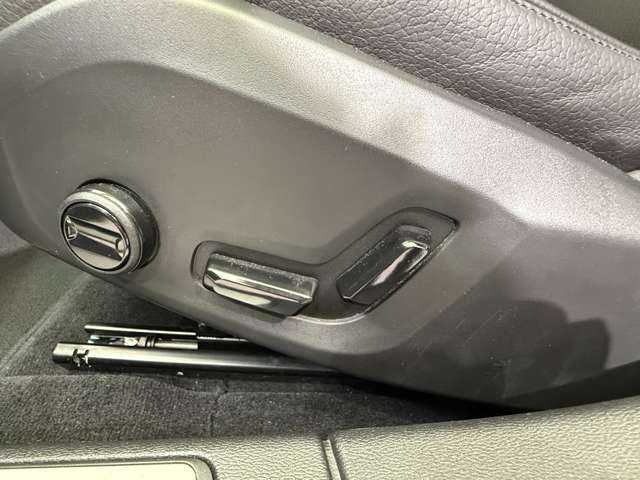ボルボ Ｖ６０ T5 モメンタム 千葉県 2020(令2)年 3.4万km デニムブルーメタリック インテリセーフ　/純正ナビ　/360°カメラ　/ACC　/BLIS　/黒革　/シートヒーター　/パワーシート　/LEDヘッドライト　/ハイビームアシスト　/自動駐車　/ドライブレコーダー　/電動リアゲート　/純正17インチAW　/ETC