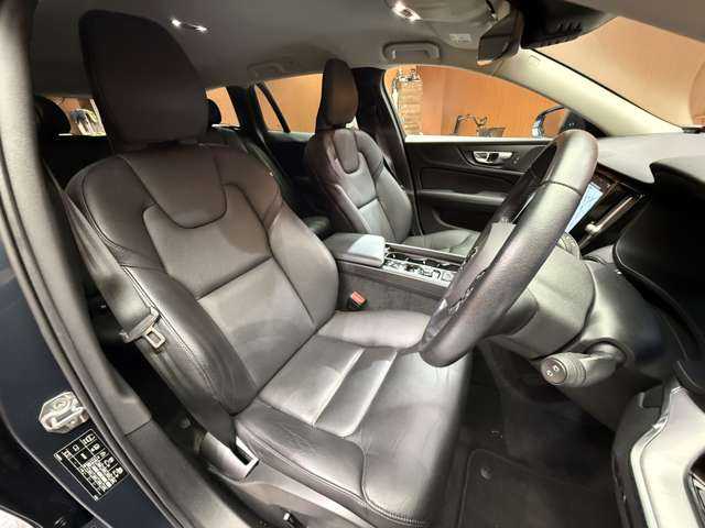 ボルボ Ｖ６０ T5 モメンタム 千葉県 2020(令2)年 3.4万km デニムブルーメタリック インテリセーフ　/純正ナビ　/360°カメラ　/ACC　/BLIS　/黒革　/シートヒーター　/パワーシート　/LEDヘッドライト　/ハイビームアシスト　/自動駐車　/ドライブレコーダー　/電動リアゲート　/純正17インチAW　/ETC