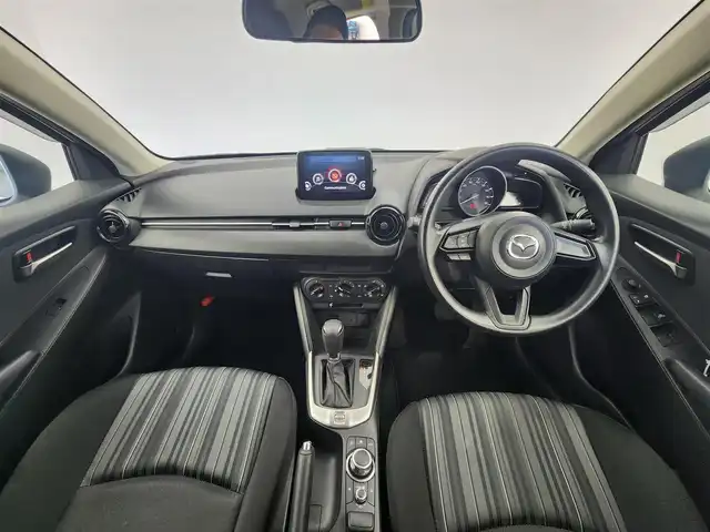 マツダ マツダ２ 15C 愛知県 2020(令2)年 4.9万km アークティックホワイト 法人仕様車/純正7インチマツダコネクトナビ/・Bluetooth/・AM/FM/・USB/・AUX/ブラインドスポットモニタリング/衝突被害軽減ブレーキ/横滑り防止装置/アイドリングストップ/バックカメラ/社外フロアマット/社外LEDヘッドライト/オートライト/プッシュスタート/ETC/スマートキー