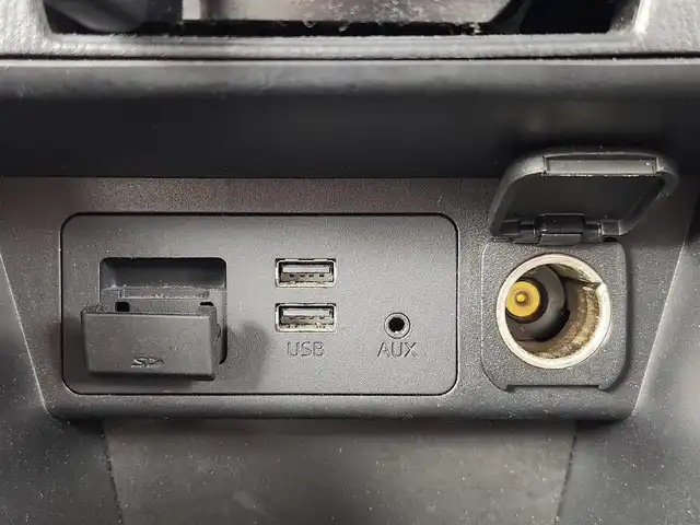 マツダ マツダ２ 15C 愛知県 2020(令2)年 4.9万km アークティックホワイト 法人仕様車/純正7インチマツダコネクトナビ/・Bluetooth/・AM/FM/・USB/・AUX/ブラインドスポットモニタリング/衝突被害軽減ブレーキ/横滑り防止装置/アイドリングストップ/バックカメラ/社外フロアマット/社外LEDヘッドライト/オートライト/プッシュスタート/ETC/スマートキー