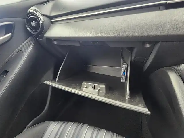 マツダ マツダ２ 15C 愛知県 2020(令2)年 4.9万km アークティックホワイト 法人仕様車/純正7インチマツダコネクトナビ/・Bluetooth/・AM/FM/・USB/・AUX/ブラインドスポットモニタリング/衝突被害軽減ブレーキ/横滑り防止装置/アイドリングストップ/バックカメラ/社外フロアマット/社外LEDヘッドライト/オートライト/プッシュスタート/ETC/スマートキー