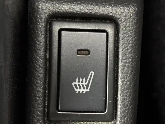 スズキ スイフト XL 福岡県 2017(平29)年 1.8万km スターシルバーメタリック 純正ナビ／フルセグＴＶ　/全方位カメラ　/ビルトインＥＴＣ　/前方ドライブレコーダー　/クルーズコントロール　/衝突軽減ブレーキ　/レーンキープ　/パドルシフト　/プッシュスタート　/シートヒーター　/純正１６インチＡＷ