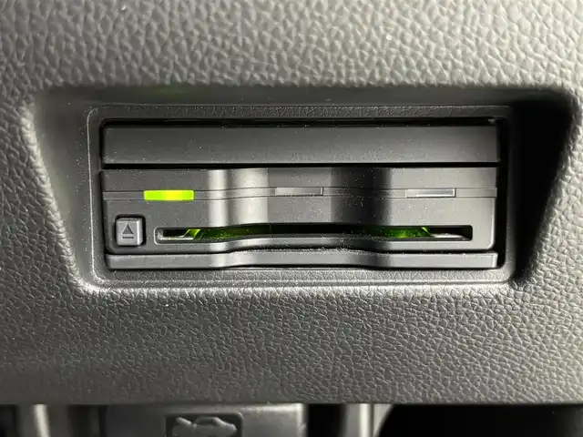 スズキ スイフト XL 福岡県 2017(平29)年 1.8万km スターシルバーメタリック 純正ナビ／フルセグＴＶ　/全方位カメラ　/ビルトインＥＴＣ　/前方ドライブレコーダー　/クルーズコントロール　/衝突軽減ブレーキ　/レーンキープ　/パドルシフト　/プッシュスタート　/シートヒーター　/純正１６インチＡＷ