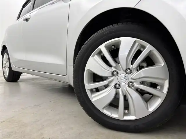 スズキ スイフト XL 福岡県 2017(平29)年 1.8万km スターシルバーメタリック 純正ナビ／フルセグＴＶ　/全方位カメラ　/ビルトインＥＴＣ　/前方ドライブレコーダー　/クルーズコントロール　/衝突軽減ブレーキ　/レーンキープ　/パドルシフト　/プッシュスタート　/シートヒーター　/純正１６インチＡＷ