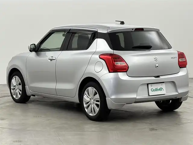 スズキ スイフト XL 福岡県 2017(平29)年 1.8万km スターシルバーメタリック 純正ナビ／フルセグＴＶ　/全方位カメラ　/ビルトインＥＴＣ　/前方ドライブレコーダー　/クルーズコントロール　/衝突軽減ブレーキ　/レーンキープ　/パドルシフト　/プッシュスタート　/シートヒーター　/純正１６インチＡＷ