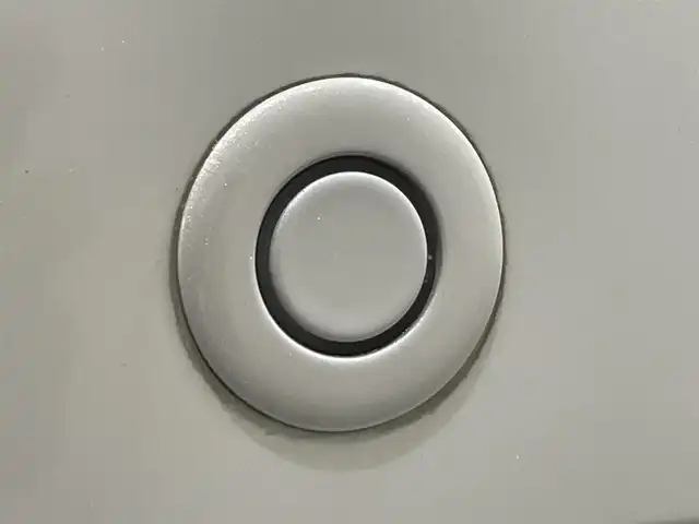 日産 ノート e－パワー X Vセレクション 愛知県 2020(令2)年 8.7万km ブリリアントホワイトパール Ｐａｎａｓｏｎｉｃナビ/アラウンドビューモニター/衝突軽減ブレーキ/車線逸脱警報/クリアランスソナー/デジタルインナーミラー/ドライブレコーダー/ビルトインＥＴＣ/ＩＳＯＦＩＸ/プッシュスタート/アクセサリーソケット/純正フロアマット/純正15インチアルミホイール