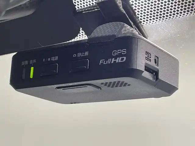 日産 ノート e－パワー X Vセレクション 愛知県 2020(令2)年 8.7万km ブリリアントホワイトパール Ｐａｎａｓｏｎｉｃナビ/アラウンドビューモニター/衝突軽減ブレーキ/車線逸脱警報/クリアランスソナー/デジタルインナーミラー/ドライブレコーダー/ビルトインＥＴＣ/ＩＳＯＦＩＸ/プッシュスタート/アクセサリーソケット/純正フロアマット/純正15インチアルミホイール