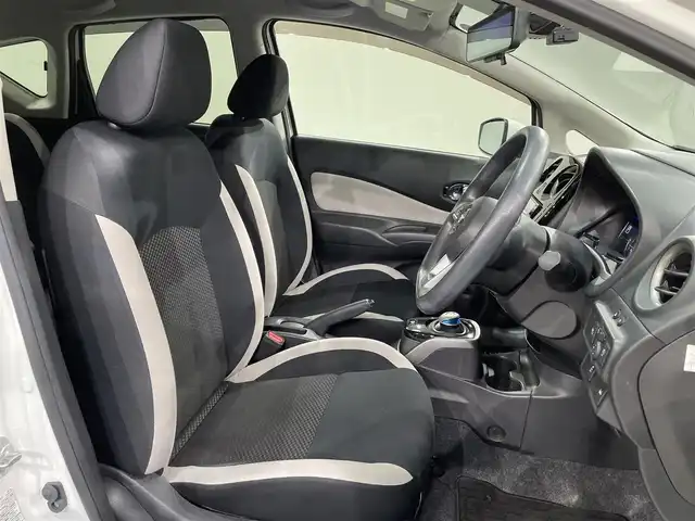 日産 ノート e－パワー X Vセレクション 愛知県 2020(令2)年 8.7万km ブリリアントホワイトパール Ｐａｎａｓｏｎｉｃナビ/アラウンドビューモニター/衝突軽減ブレーキ/車線逸脱警報/クリアランスソナー/デジタルインナーミラー/ドライブレコーダー/ビルトインＥＴＣ/ＩＳＯＦＩＸ/プッシュスタート/アクセサリーソケット/純正フロアマット/純正15インチアルミホイール