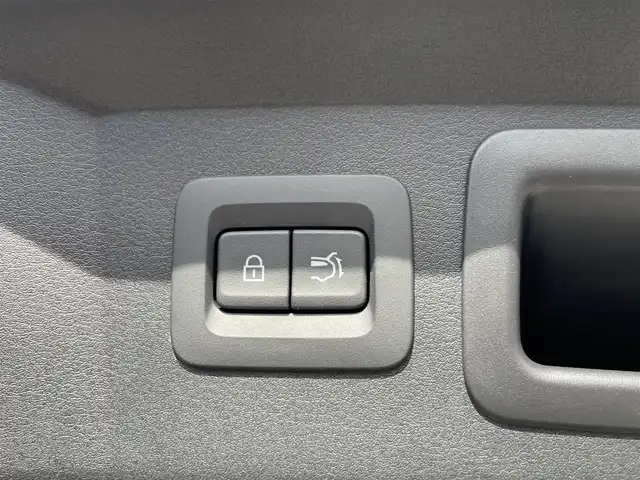 マツダ ＣＸ－６０ 25S エクスクルーシブモード 埼玉県 2023(令5)年 1.3万km プラチナクォーツメタリック 白革シート/エアシート＆シートヒーター/メモリー機能付きパワーシート/BOSEサウンド/純正ナビTV/360度カメラ/パワーバックドア/LEDヘッドライト/クリアランスソナー/純正20インチアルミ/レーダークルーズコントロール/衝突軽減ブレーキ/プッシュスタート/スマートキー/保証書付整備手帳/取扱説明書