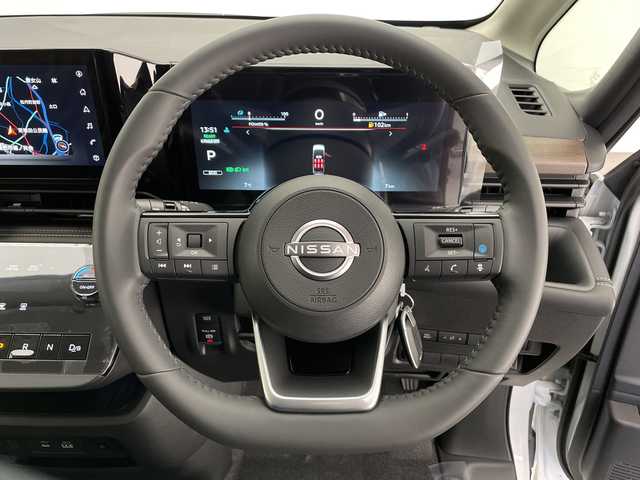 日産 セレナ e－パワー ハイウェイスター V 長野県 2025(令7)年 0.1千km 白 純正ナビ/フルセグＴＶ/Bluetooth Audio/アラウンドビューモニター/衝突被害軽減ブレーキ/レーダークルーズコントロール/オートマチックハイビーム/レーンキープアシスト/LEDヘッドライト/オートライト/両側パワースライドドア/プロパイロット/置くだけ充電/デジタルインナーミラー/ETC2.0/コーナーセンサー/スマートキー